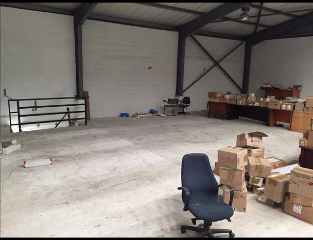 800M² FACTORY TO LET IN PAROW CENTRAL